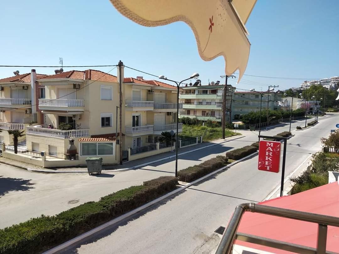 Myrsini'S Sea View Apartment Néa Péramos Dış mekan fotoğraf