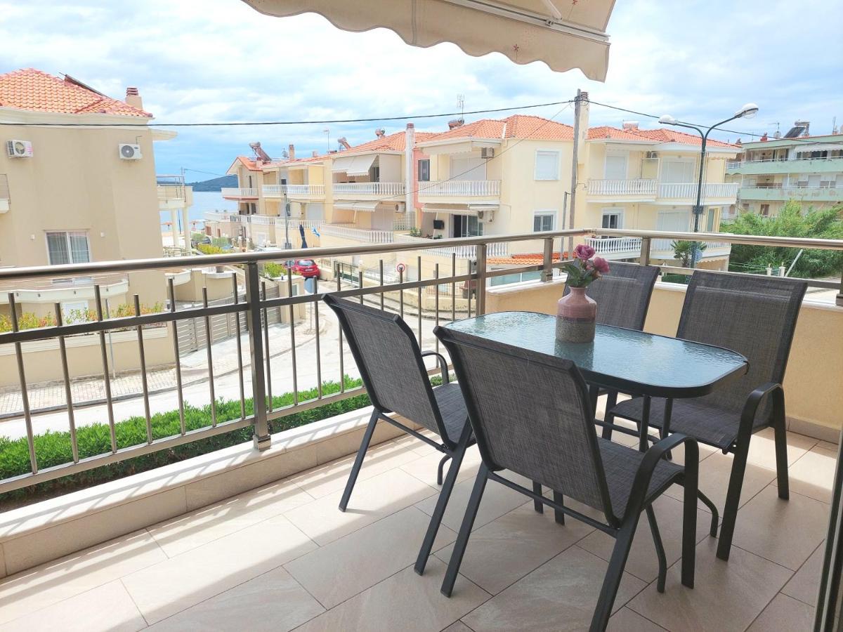 Myrsini'S Sea View Apartment Néa Péramos Dış mekan fotoğraf